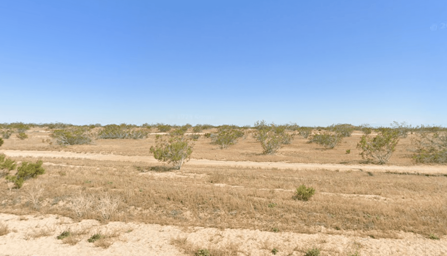 Flat lot, in California City, Easy Access.